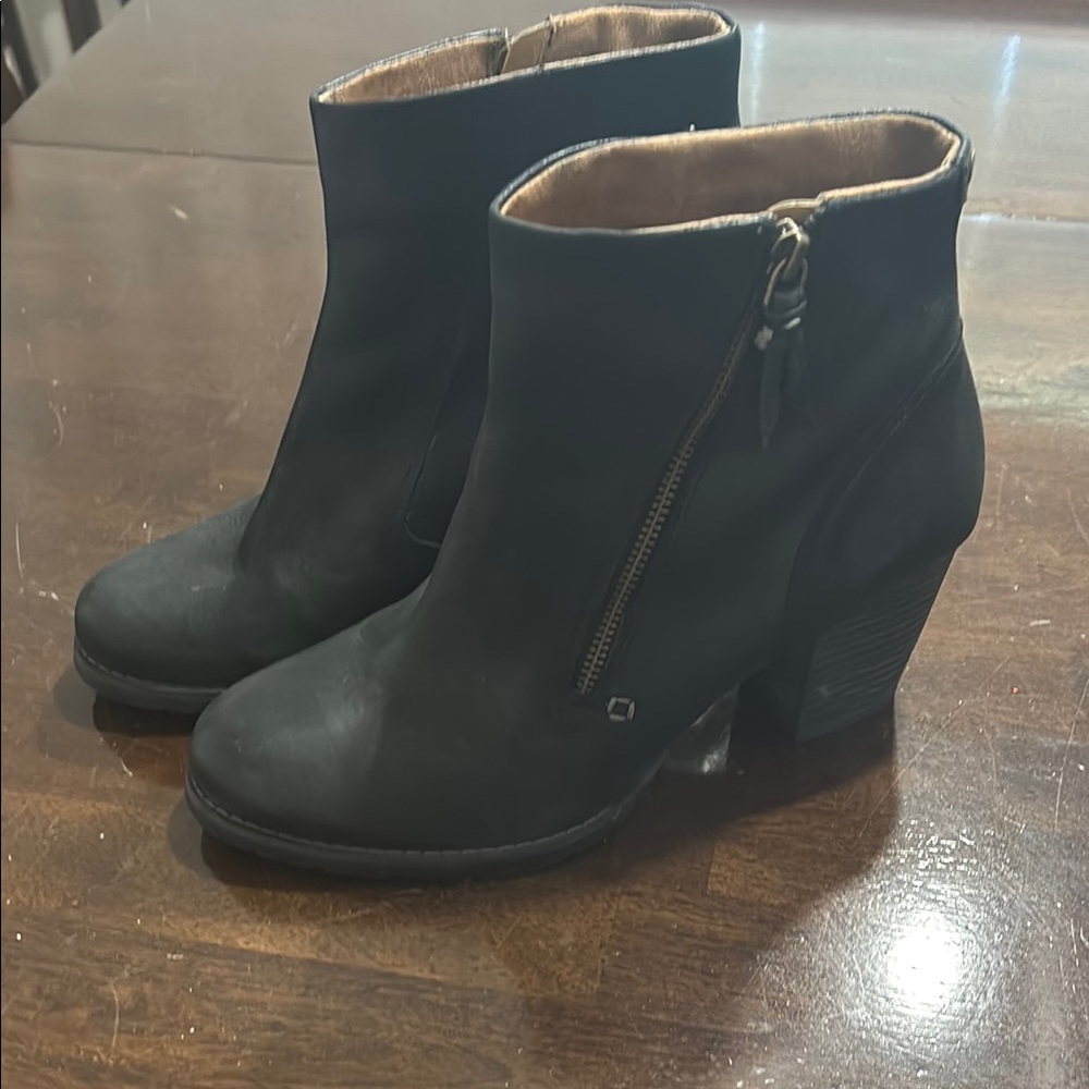 Clarks Black Ankle Booties with Sleek Design
